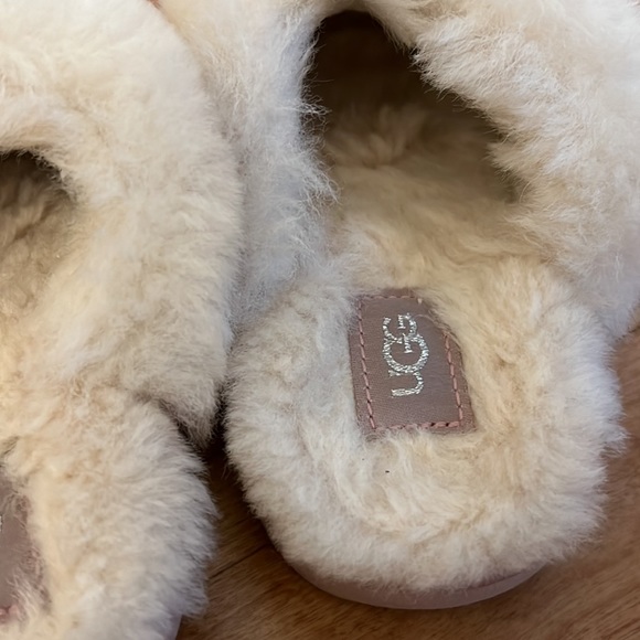 Ugg slipper - Picture 3 of 6